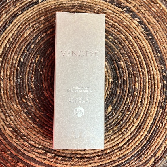 Venofye Orchard Bee Brilliance Cream SPF 30 - Picture 2 of 5